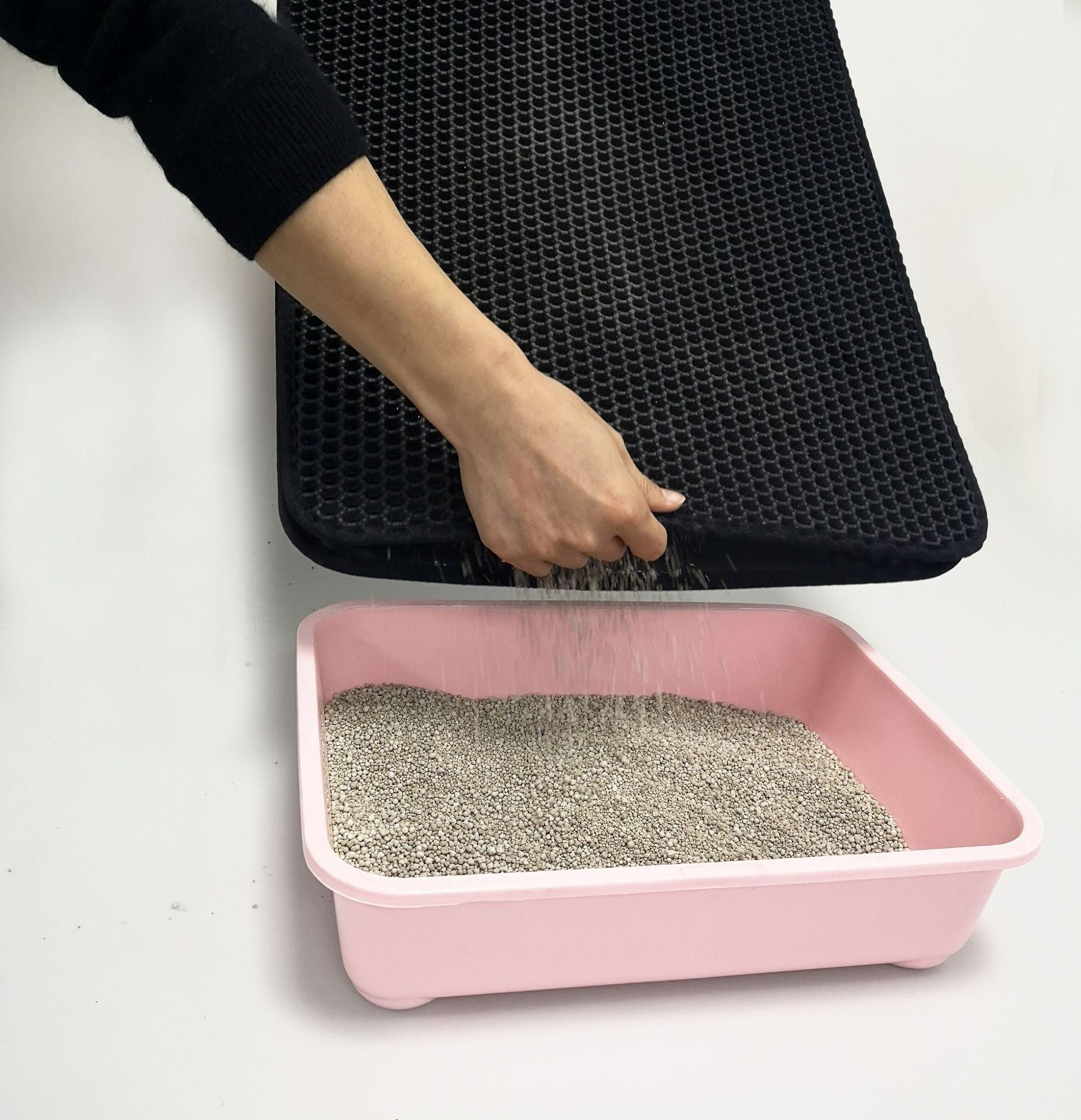Black Cat Litter Mat in use How to use